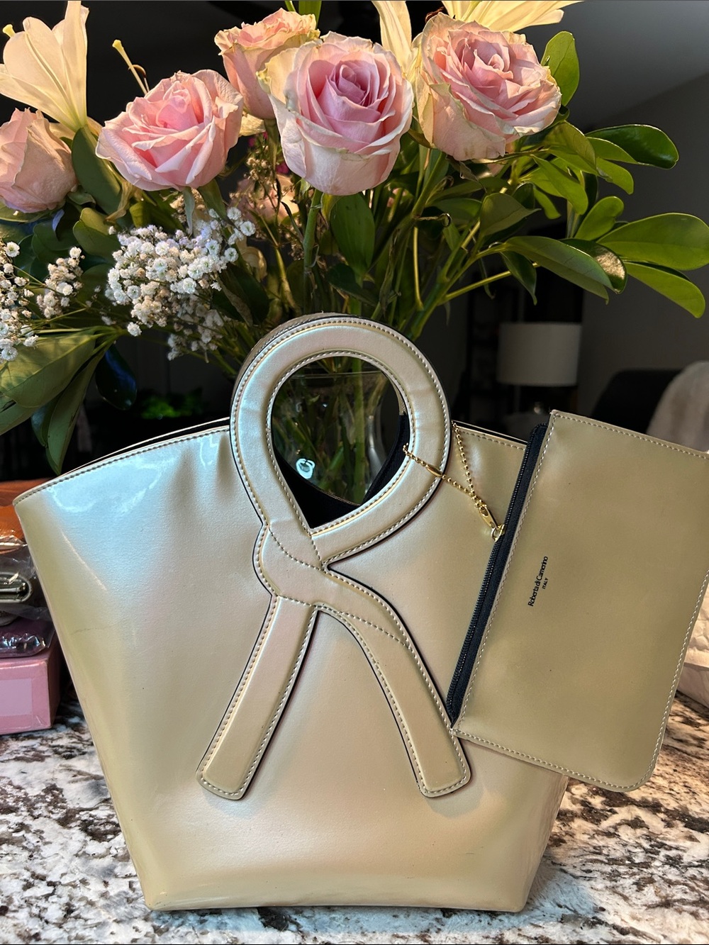 Roberta di Camerino Cream Leather Tote with Signature Loop Handle and Pouch